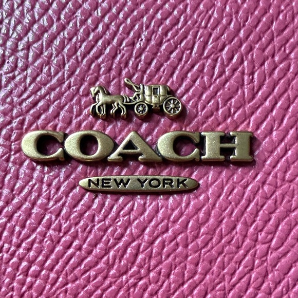 Coach NWT Dusty Pink Wristlet Wallet - Picture 2 of 16